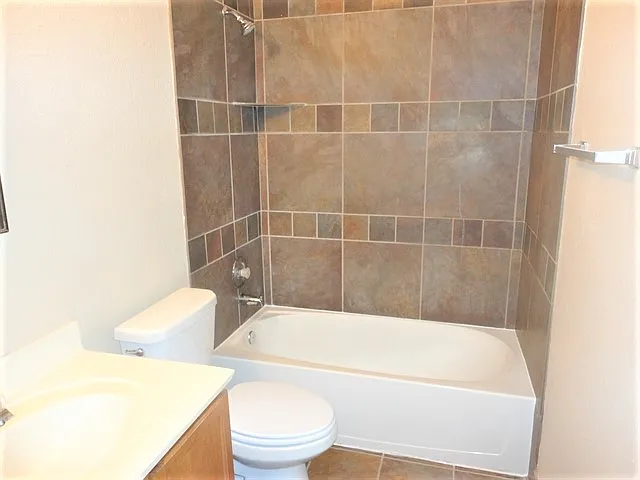 4914 Dovefield Dr — Photo 8