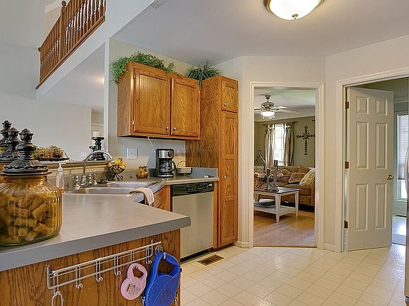 5th image of 2698 Douglas Ln