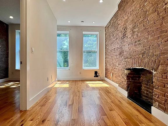 2nd image of 28 E 130th St #2R