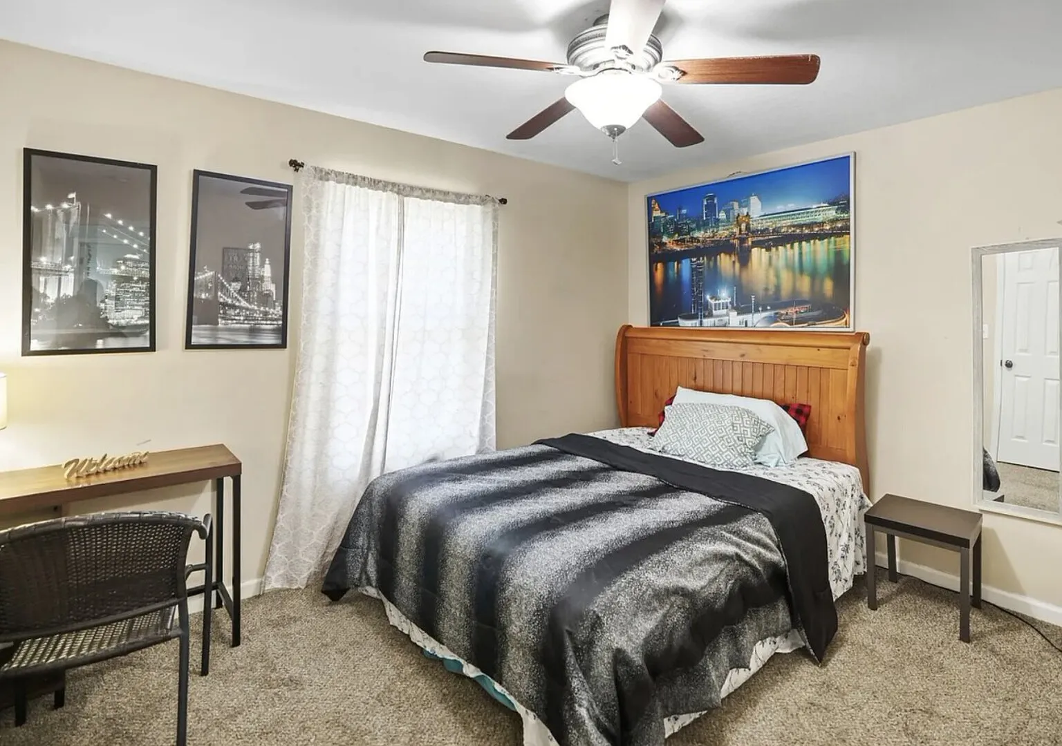 3BR house Sleeps 10 Parks 5 cars — Photo 3