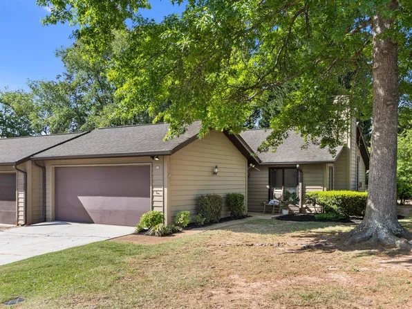 416 Sparrow Hawk Ct, Greer, SC 29650