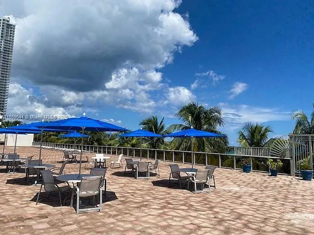6039 Collins Ave #1110 — Photo 6