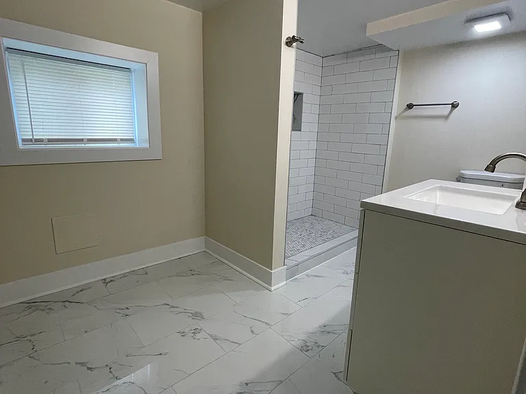 Lower level full bathroom