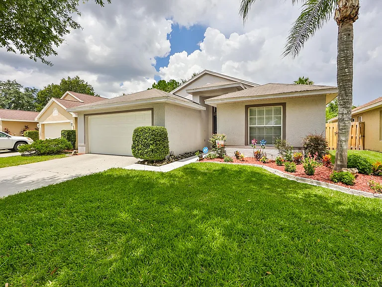 4523 Wild Plum Ln — Photo 2