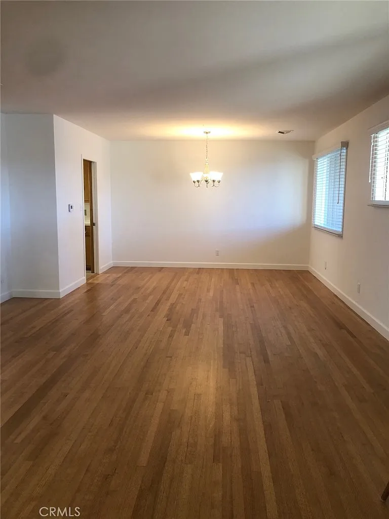 5 bed, 2963 sqft, $5,500 — Photo 2