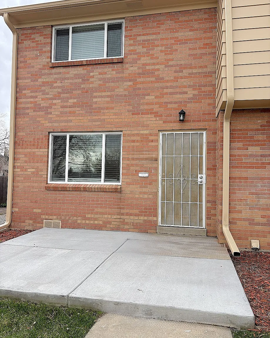 2 bed, 1.5 bath, 950 sqft, $1,925 — Photo 3