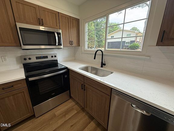 3rd image of 708 Hawes Ct #C