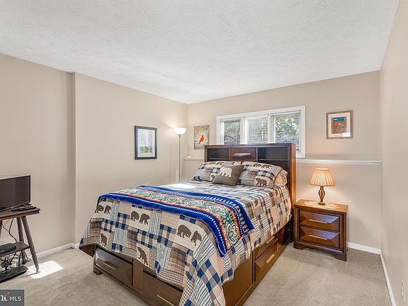 2nd image of 752 Laurelwood