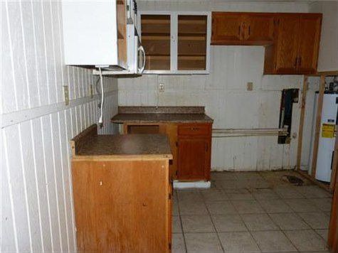 5th image of 2830 Highland Dr