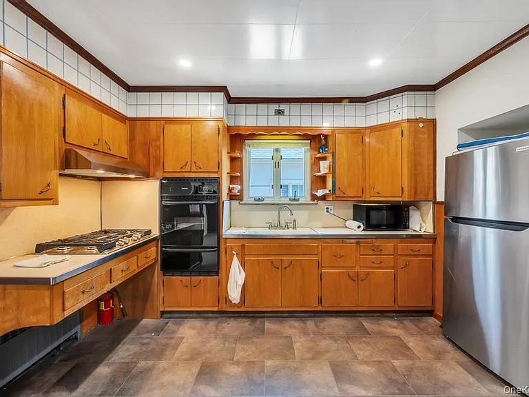 389 Hamilton Ave — Photo 14