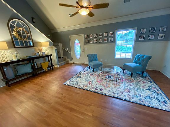 Ft. Entrance + Sitting Area