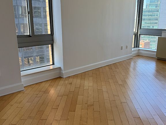 3rd image of 235 E 55th St APT 36B