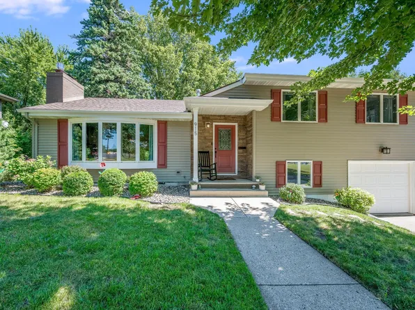 915 S Hampton St, Fairmont, MN 56031