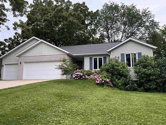 4th image of 4529 Deerwood Dr