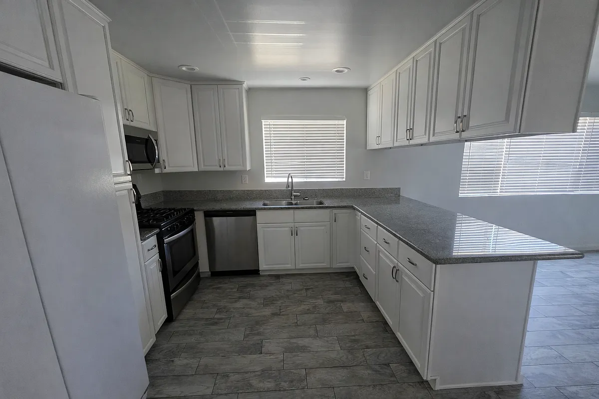 Building Photo - 12212 Bailey St #1
