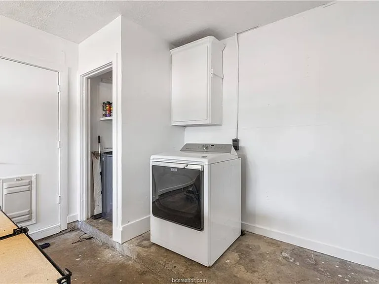 209 Helena St — Photo 12
