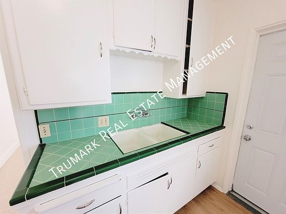 5th image of 53 S Grand Oaks Ave