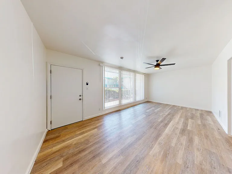 444 28th St — Photo 30