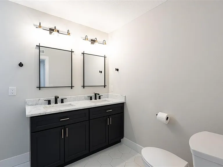 418R Gilbert Rd — Photo 15