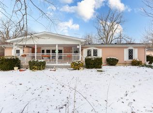 8200 Oakville Waltz Rd, Belleville, MI 48111