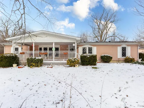 8200 Oakville Waltz Rd, Belleville, MI 48111