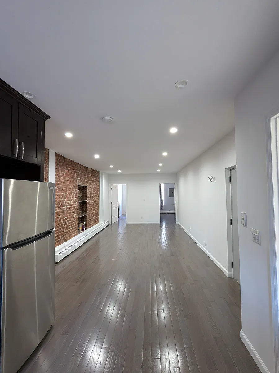 Building Photo - 629 2nd Ave #3