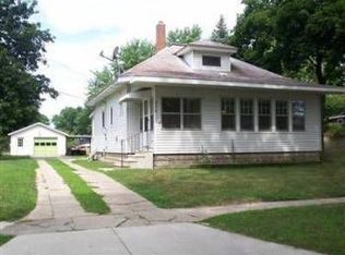 530 Jackson Ct, Coloma, MI 49038