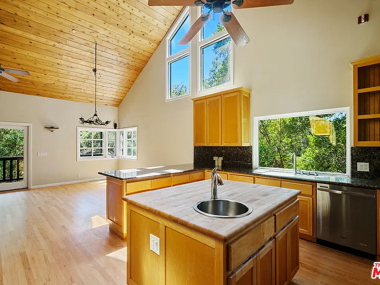 20912 Fontaine Rd — Photo 13