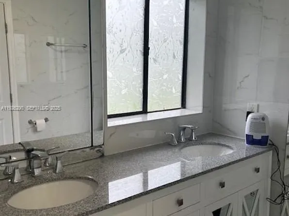 245 189th Ter #0, North Miami Beach, FL 33160