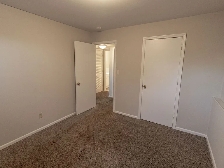 2916 Leeway Dr #D — Photo 17