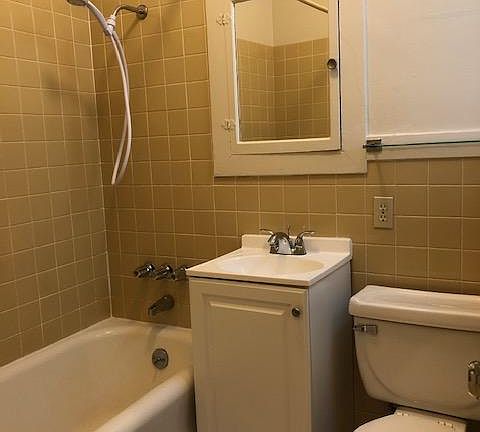 3rd image of 740 Parnassus Ave APT 14