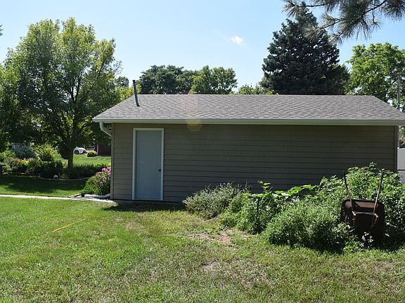 Detached Garage