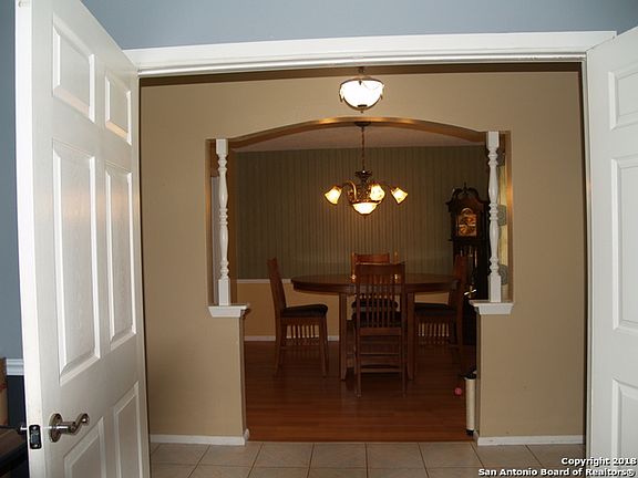 4th image of 110 W Hampton Dr
