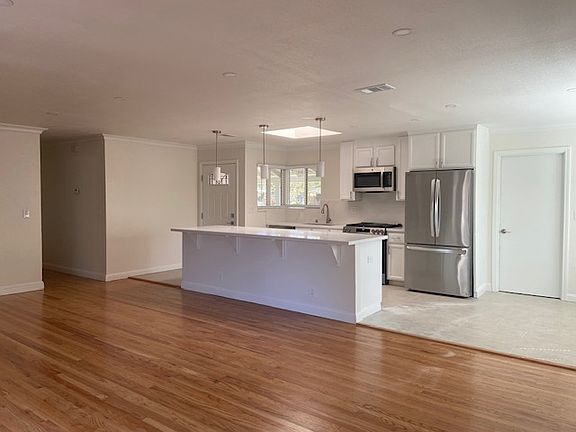 5th image of 791 Belfair Ct