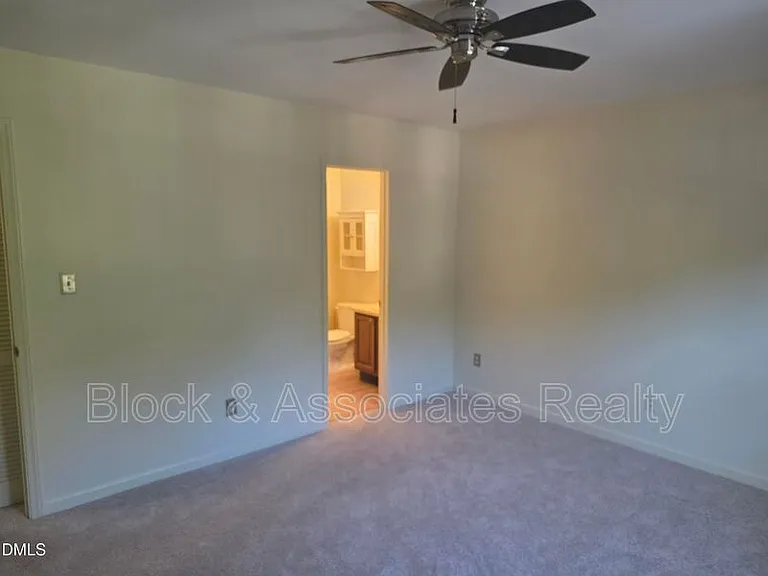 6550 Thetford Ct — Photo 7