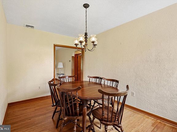 5th image of 121 Eagle Rd