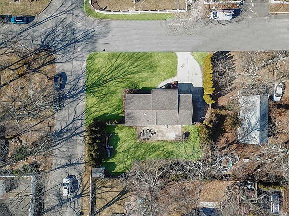 3rd image of 23 Orienta Ave