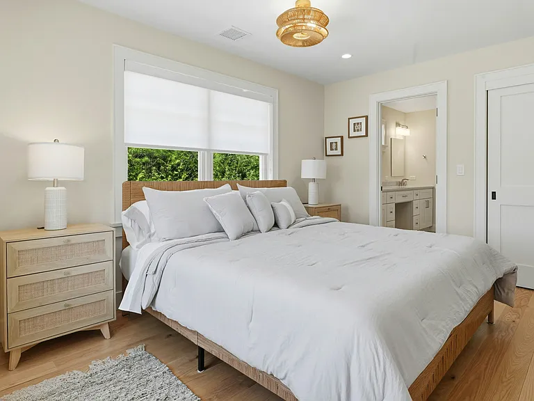 3104 Sound Ave — Photo 8