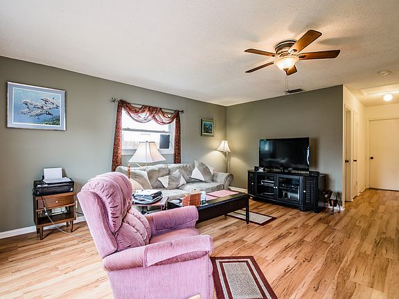 3rd image of 4415 Gandy Cir