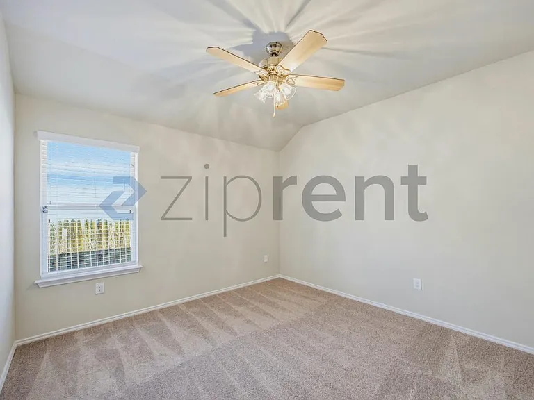 222 Noddy Rd — Photo 23