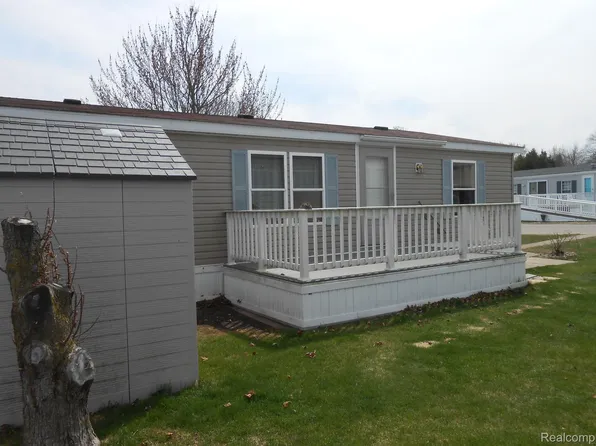 512 Pebble Ln, Pt Sanilac, MI 48469
