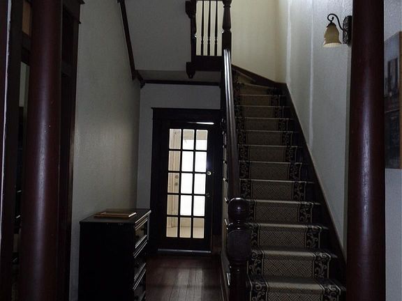 3rd image of 211 W Purdom Ave