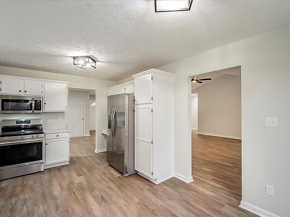 5th image of 1032 Crimson Creek Dr