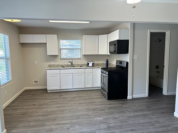 4th image of 242 Jesse Ave