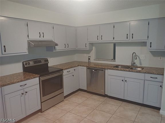 3rd image of 3307 Meadow Rd