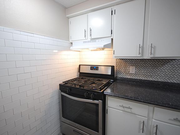 5th image of 716 Benton St #1
