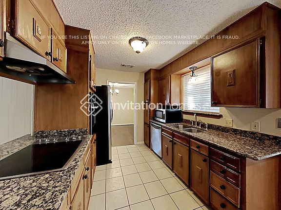 5th image of 1920 San Jacinto Dr