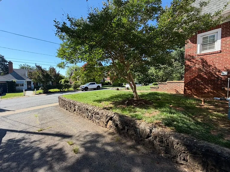 675 Evergreen Ave — Photo 8