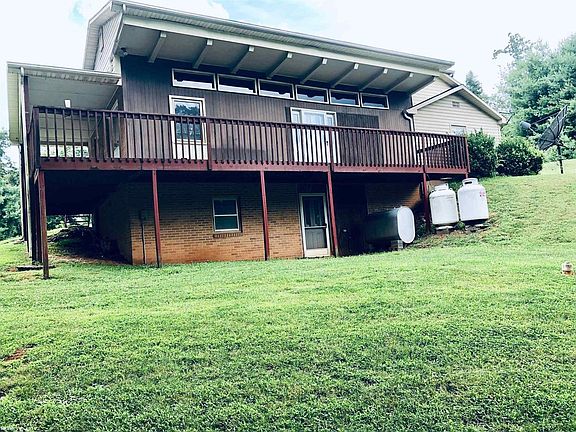 3rd image of 68 Fairlawn Ln