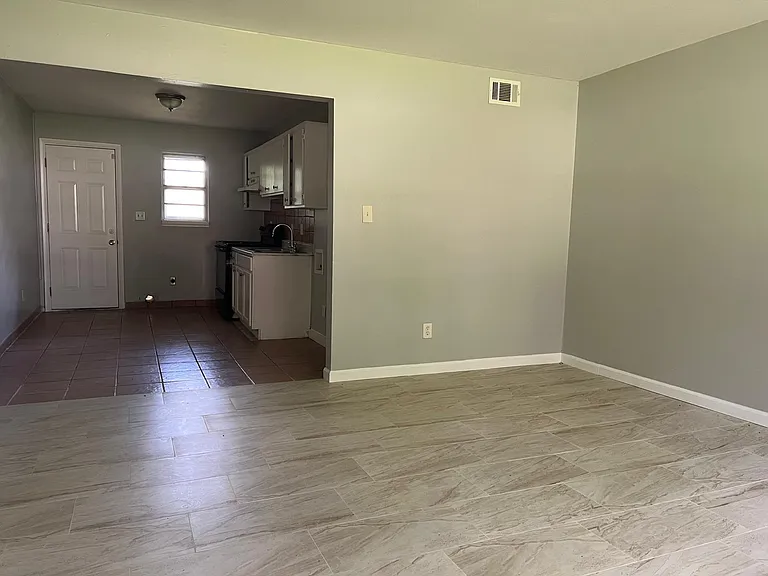 4351 Hendrix Dr — Photo 5